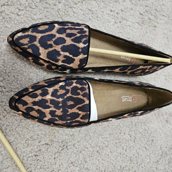 True Barefoot Leopard Pointed Toe Flats Ramelle Size 6 NWB - Picture 6 of 12